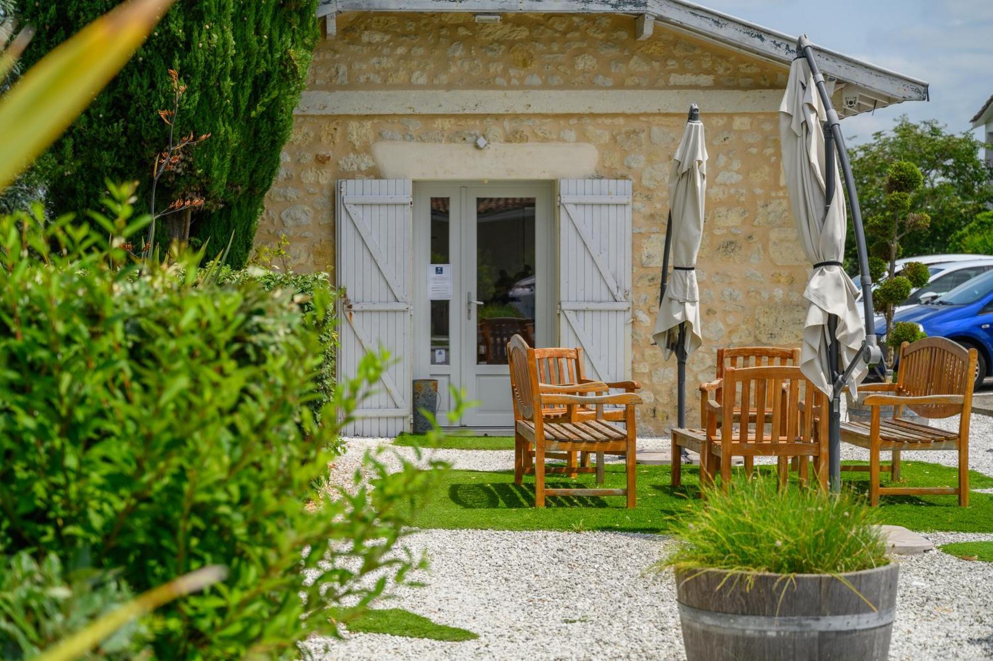 Salleboeuf Pey La Tour - Logis Hotels & Restaurant מראה חיצוני תמונה