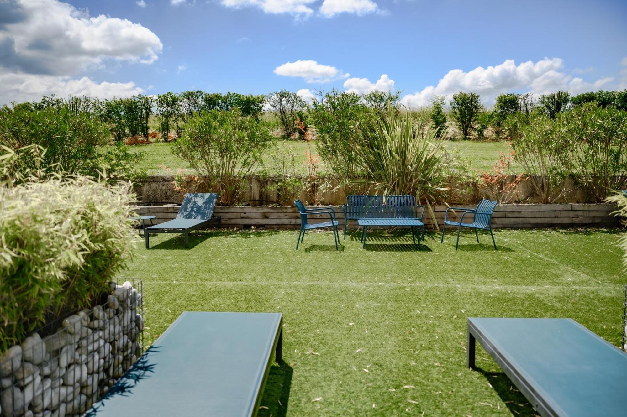 Salleboeuf Pey La Tour - Logis Hotels & Restaurant מראה חיצוני תמונה