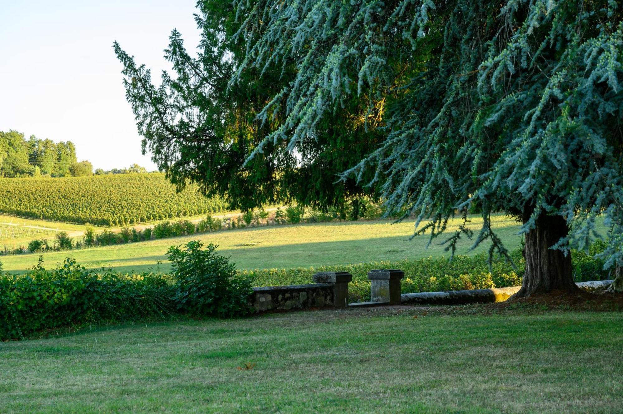 Salleboeuf Pey La Tour - Logis Hotels & Restaurant מראה חיצוני תמונה