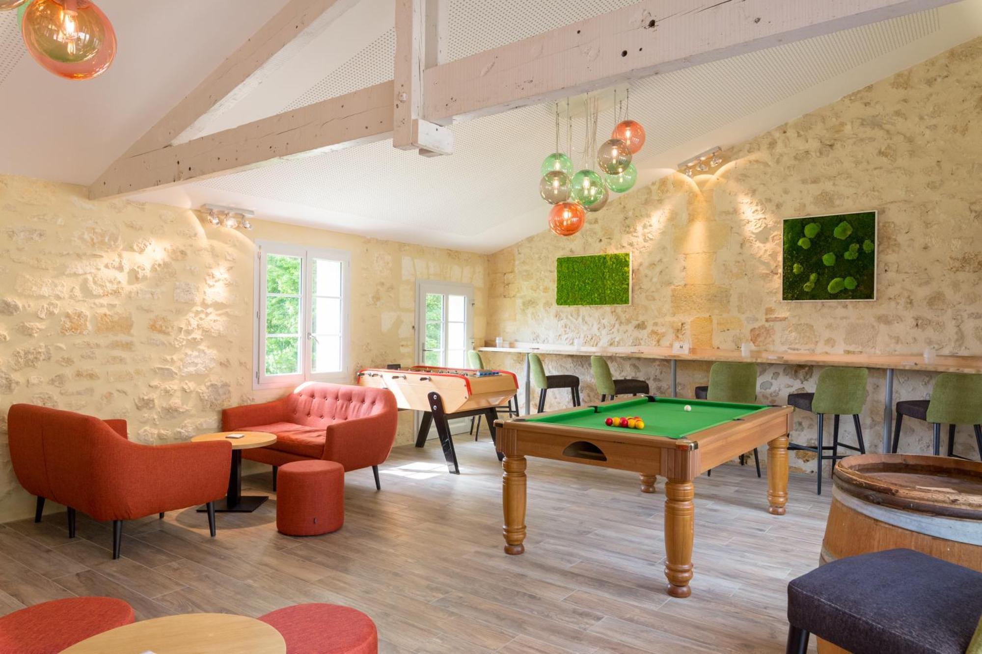 Salleboeuf Pey La Tour - Logis Hotels & Restaurant מראה חיצוני תמונה