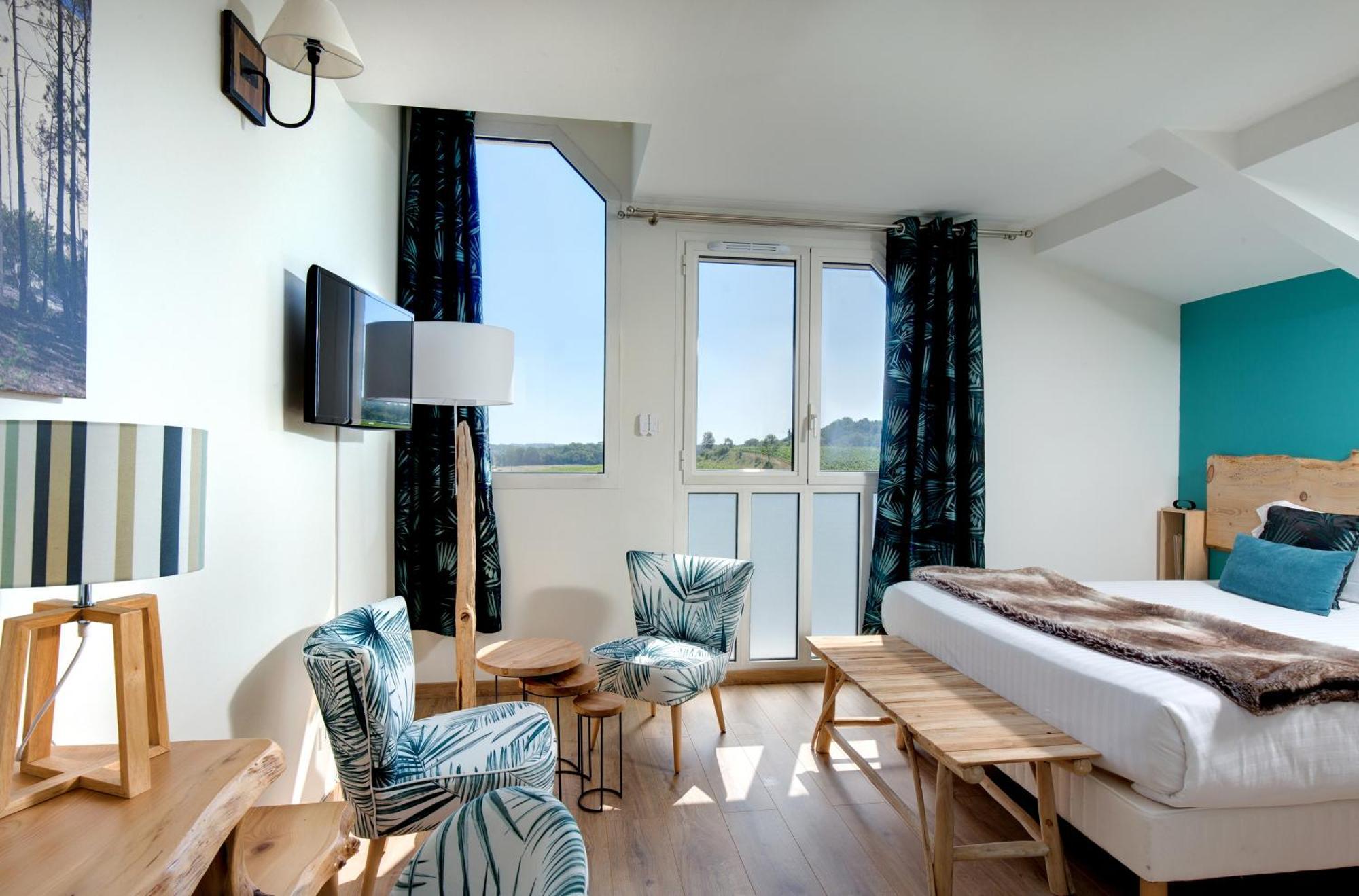 Salleboeuf Pey La Tour - Logis Hotels & Restaurant מראה חיצוני תמונה